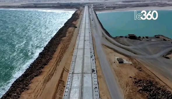 Dakhla Atlantic Port straight breakwater bridge road